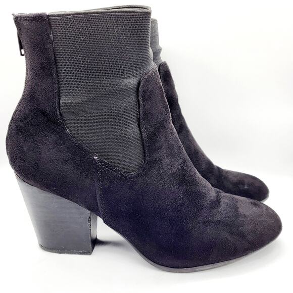 Dilba Black Faux Suede Block Heel Zip Up Ankle Booties Women's Size 6.5 - Picture 2 of 13